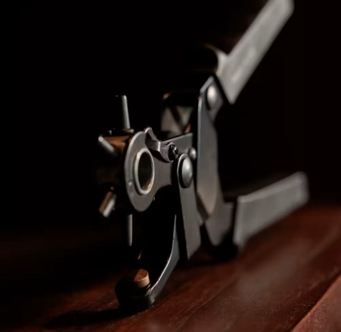 Grooming Deluxe Leather Punch Extra Strong