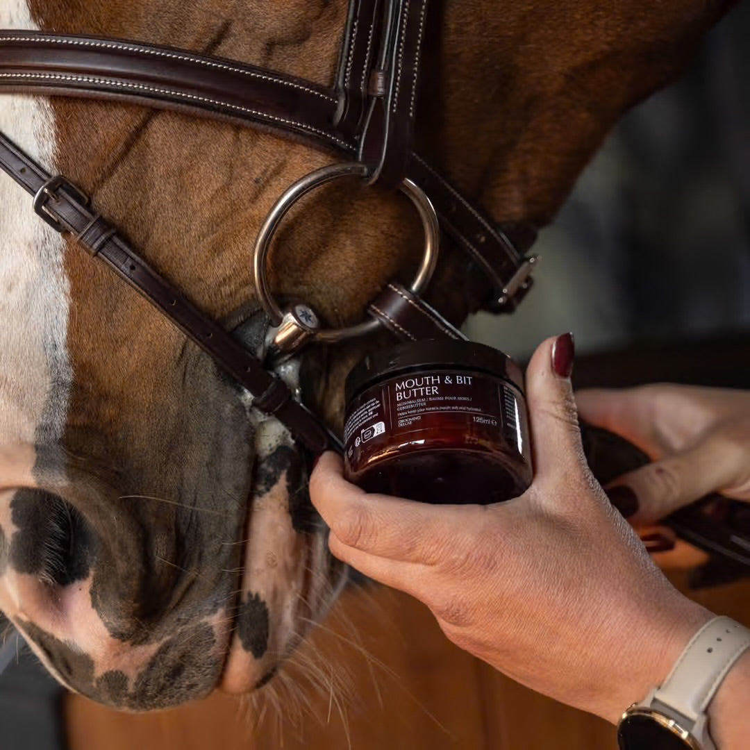 Grooming Deluxe Mouth & Bit Butter Almond