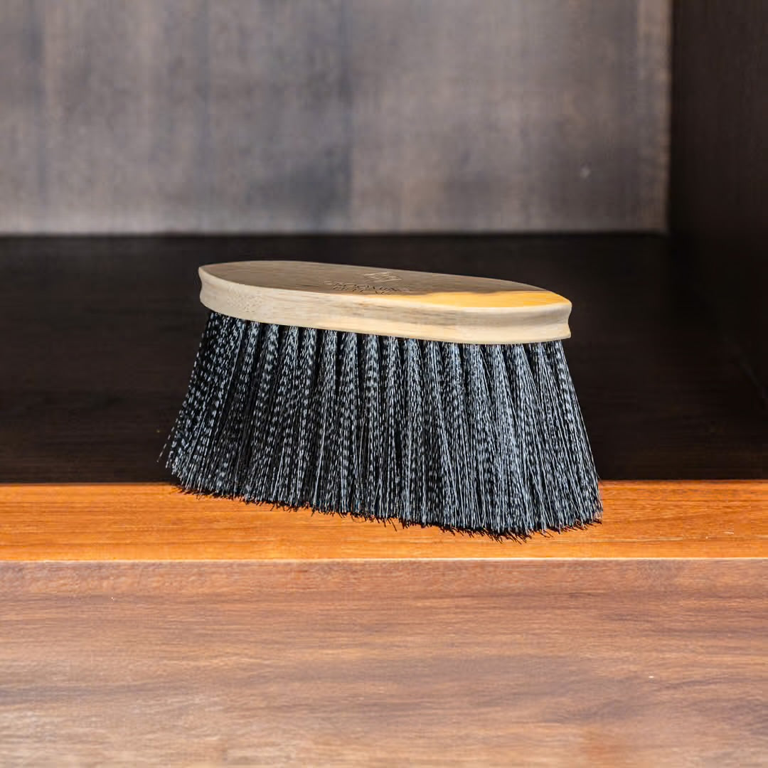 Grooming Deluxe Wooden Classic Brush Long Soft Sort