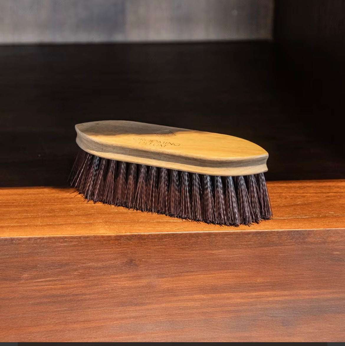 Grooming Deluxe Wooden Classic Brush Short Hard Brun